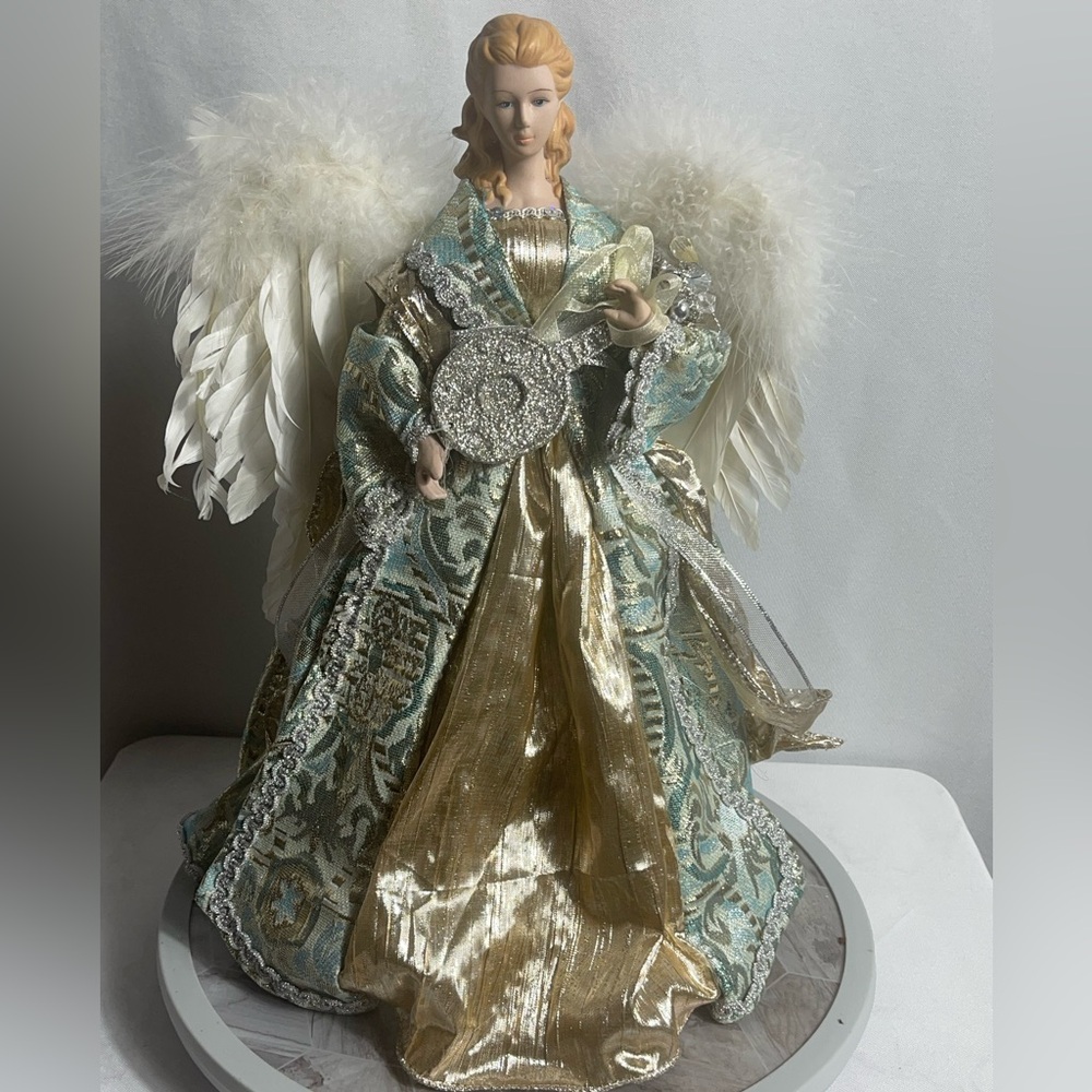 Source Unknown Angel Figurine with Gold and Cream Accents